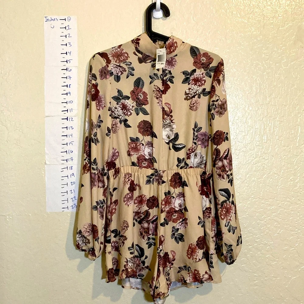 5 for $10: NWT MINKPINK Floral Longe Sleeve, Short Short Jumper / Romper Sz S 🌹